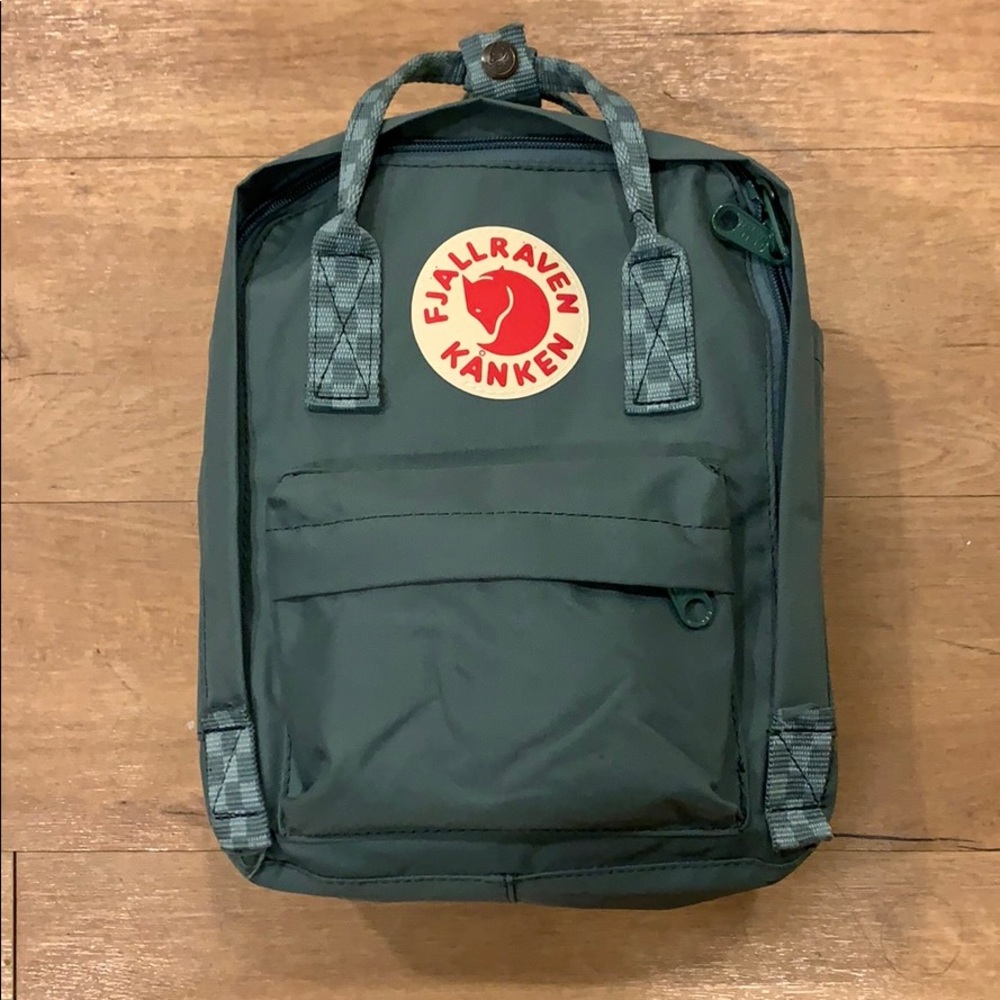 Kånken Mini- Forest Green with Chess Pattern